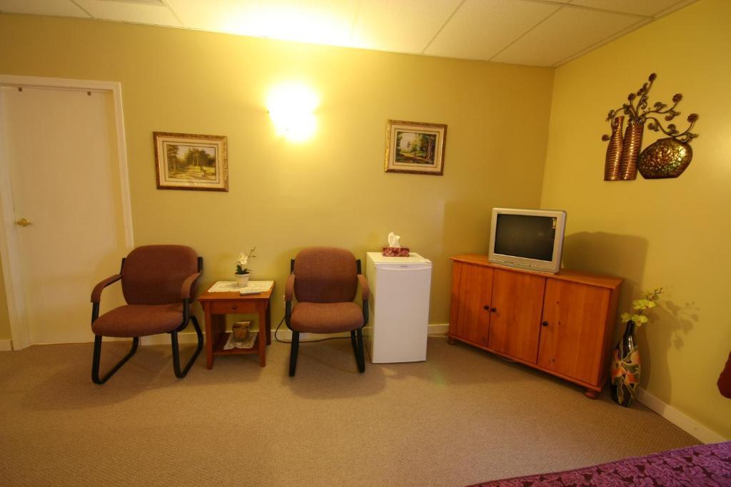 Villa Maria Country Inn Acheson Luaran gambar