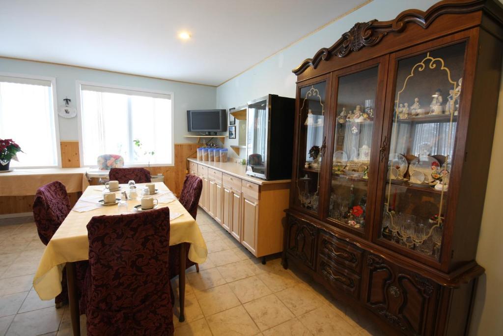 Villa Maria Country Inn Acheson Luaran gambar