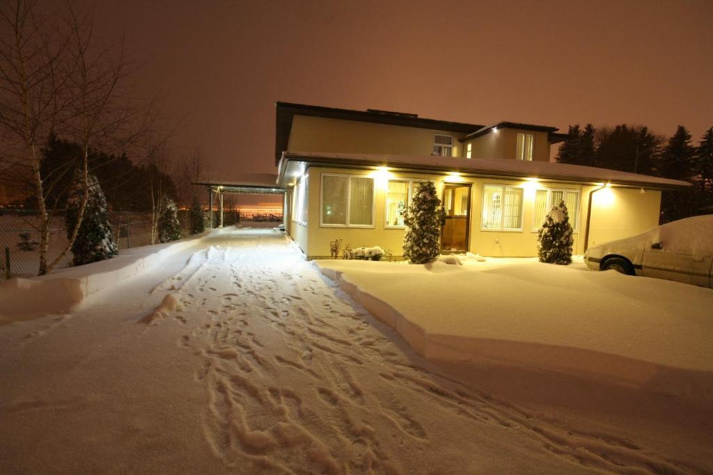 Villa Maria Country Inn Acheson Luaran gambar